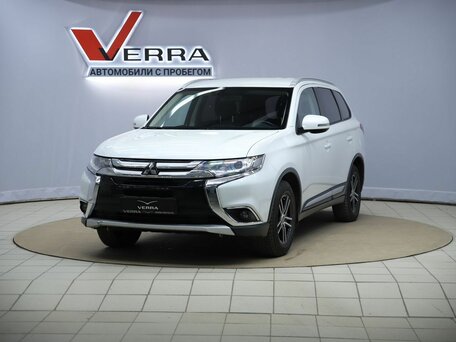 2018 Mitsubishi Outlander III Рестайлинг 2, белый, 1730000 рублей, вид 1