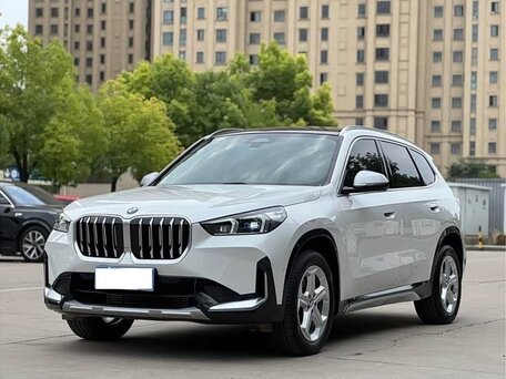 2023 BMW X1 Long 20Li sDrive III (U11/U12), белый, 3260000 рублей, вид 1