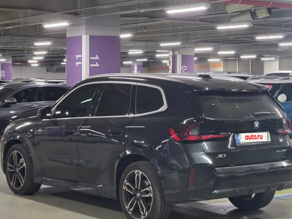 2023 BMW X1 18d sDrive III (U11/U12), чёрный, 3210020 рублей - вид 2