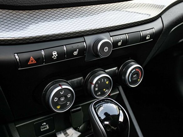 2026 Lada (ВАЗ) Vesta SW I Рестайлинг (NG), серый, 1835000 рублей - вид 19