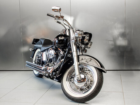 2006 Harley-Davidson Softail Deluxe, серебристый, 880925 рублей, вид 1