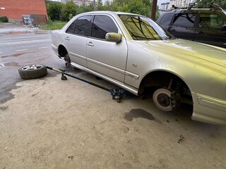 2000 Mercedes-Benz E-Класс 430 II (W210, S210) Рестайлинг, серебристый, 700000 рублей, вид 5