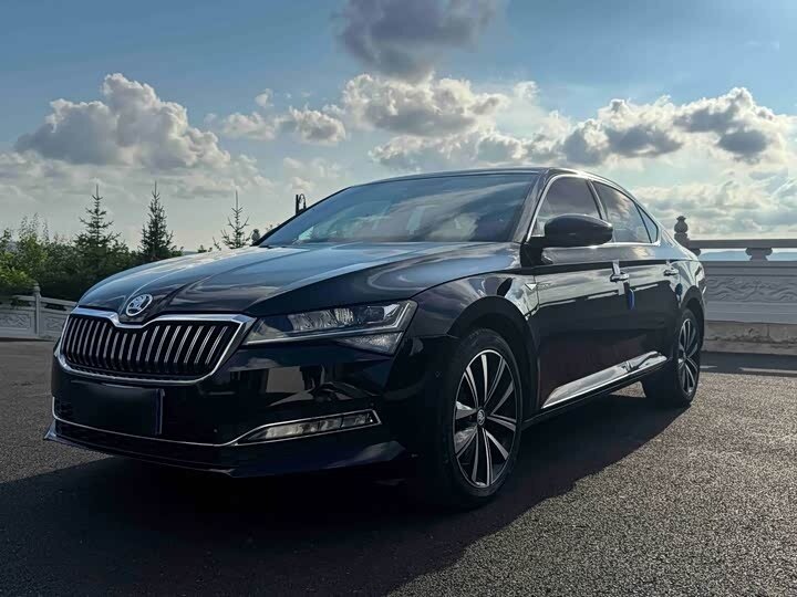 Открыть фотографии: Skoda Superb III Рестайлинг