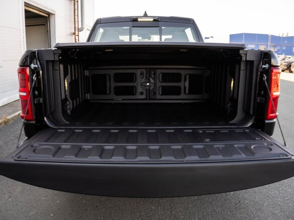 2026 Ram 1500 Crew Cab V Рестайлинг, чёрный, 10100000 рублей - вид 28