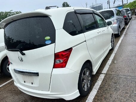 2016 Honda Freed I Рестайлинг 2, белый, 930000 рублей, вид 3