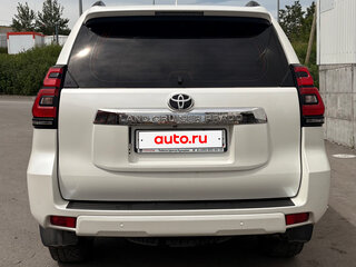 2018 Toyota Land Cruiser Prado 150 Series Рестайлинг 2, белый, 6600000 рублей, вид 1