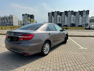 2016 Toyota Camry VII (XV50) Рестайлинг, серый, 1370000 рублей, вид 3