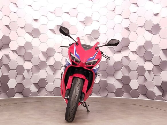 2025 Honda CBR 650R, красный, 1239000 рублей - вид 4