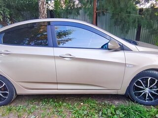2013 Hyundai Solaris I, бежевый, 740000 рублей, вид 2