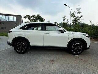 2023 Honda Vezel II, белый, 1590005 рублей, вид 4
