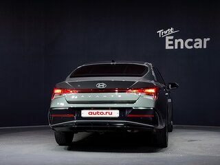 2023 Hyundai Avante VII Рестайлинг, серебристый, 1590000 рублей, вид 4
