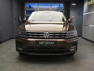 2018 Volkswagen Tiguan II, коричневый, 2617000 рублей, вид 2
