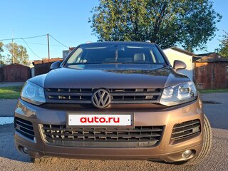 2012 Volkswagen Touareg II, коричневый, 2340000 рублей, вид 2