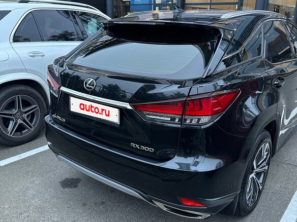 2020 Lexus RX 300 IV Рестайлинг, чёрный, 6200000 рублей - вид 5