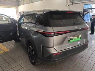 2025 Toyota bZ3X 50 kWh, серый, 2127000 рублей, вид 4