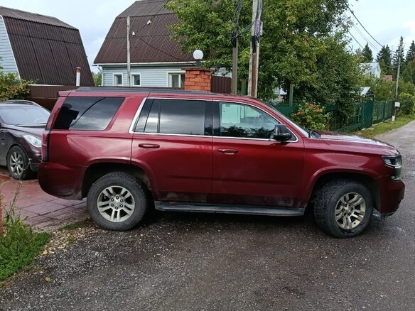2016 Chevrolet Tahoe IV, красный, 2200000 рублей - вид 4