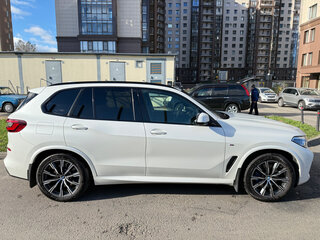 2021 BMW X5 40d IV (G05/G18), белый, 9450000 рублей, вид 3