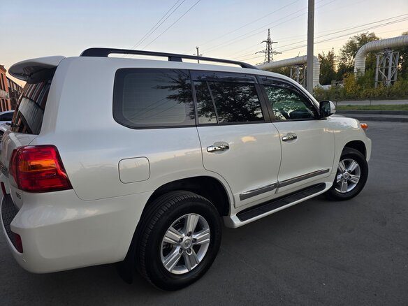 2015 Toyota Land Cruiser 200 Series Рестайлинг 1, белый - вид 16