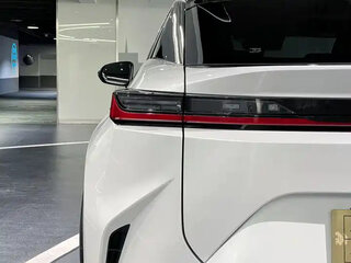 2024 Lexus RZ 450e, белый, 6350010 рублей, вид 5
