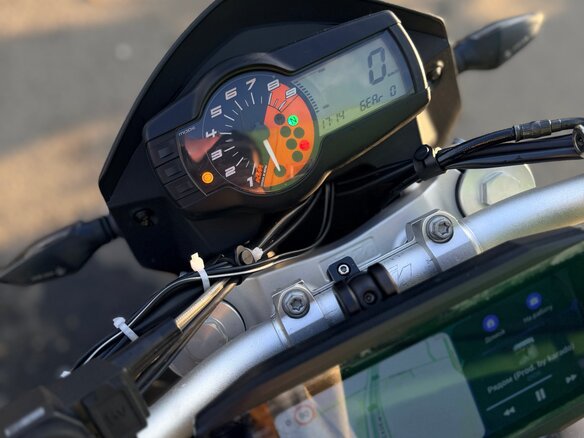 2013 KTM 690 Duke, белый, 479000 рублей - вид 11