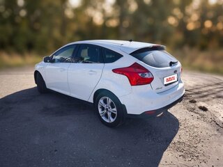 2011 Ford Focus III, белый, 949000 рублей, вид 3
