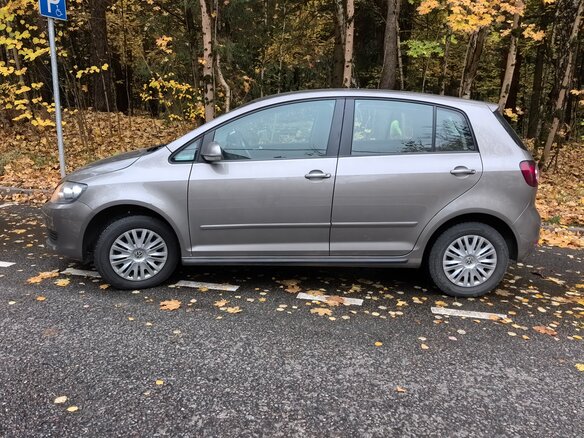2010 Volkswagen Golf Plus II, серый, 800000 рублей - вид 2