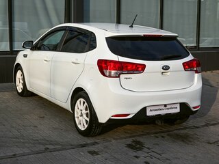 2016 Kia Rio III Рестайлинг, белый, 1085000 рублей, вид 3