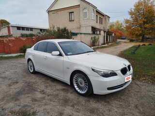 2008 BMW 5 серии 525i V (E60/E61) Рестайлинг, белый, 1299000 рублей, вид 4