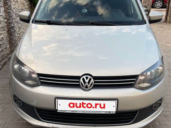 2013 Volkswagen Polo V, серебристый, 720000 рублей - вид 1