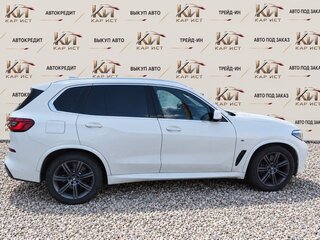 2018 BMW X5 30d IV (G05/G18), белый, 6000000 рублей, вид 2