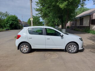 2017 Renault Sandero II, белый, 695000 рублей, вид 3