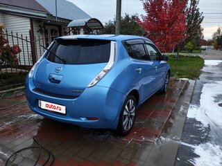 2014 Nissan Leaf (EM57) I (ZE0/AZE0), синий, 1200000 рублей, вид 1