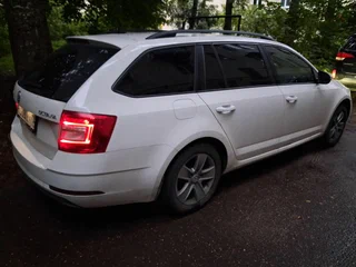 2018 Skoda Octavia III (A7) Рестайлинг, белый, 1850000 рублей, вид 4