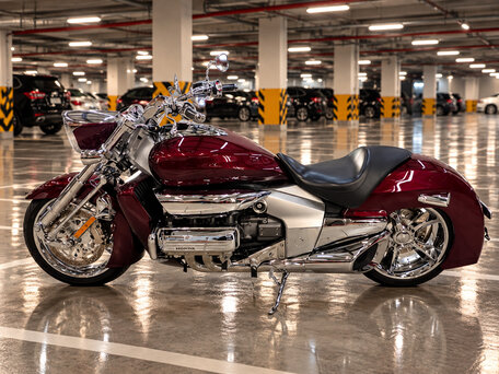 2005 Honda Valkyrie Rune, пурпурный, 2150000 рублей, вид 3