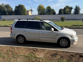 2000 Mitsubishi Chariot Grandis III, белый, 555000 рублей, вид 3