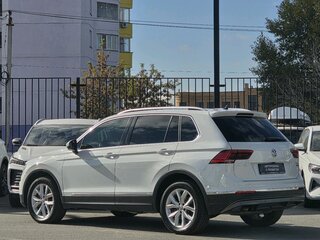 2017 Volkswagen Tiguan II, белый, 2288000 рублей, вид 5
