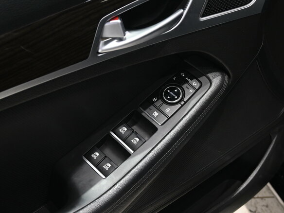 2016 Hyundai Genesis II, чёрный, 1800000 рублей - вид 18