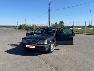1992 Mercedes-Benz E-Класс 320 I (W124), чёрный, 395000 рублей, вид 4