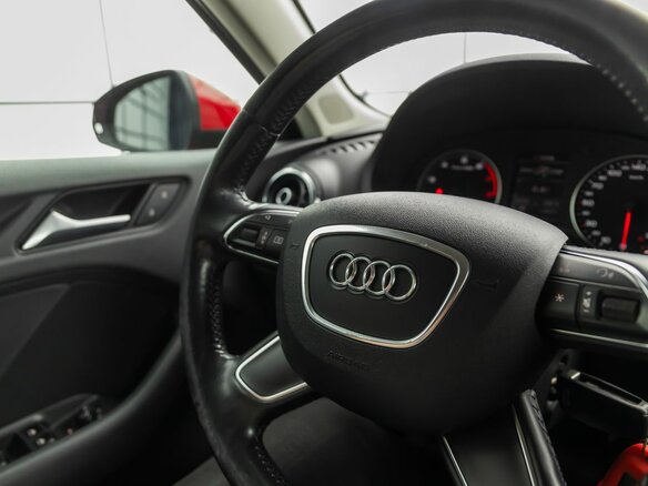 2013 Audi A3 III (8V), красный - вид 12
