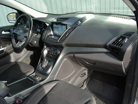 2017 Ford Kuga II Рестайлинг, серый, 1549888 рублей - вид 13