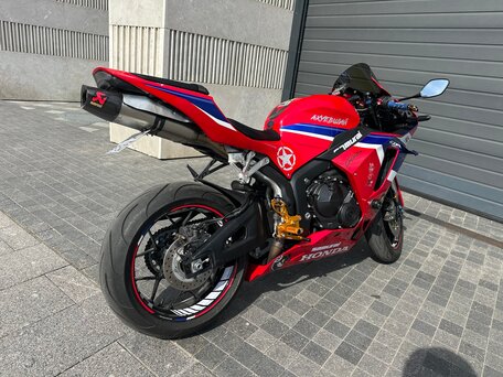 2024 Honda CBR 600RR, красный, 1350000 рублей, вид 2