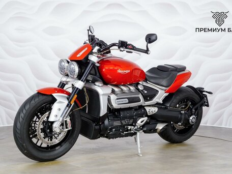 2020 Triumph Rocket III, красный, 2069000 рублей, вид 3