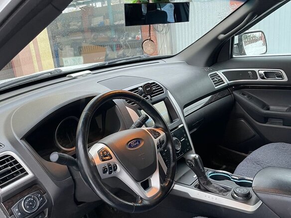 2015 Ford Explorer V, белый, 2250000 рублей - вид 4