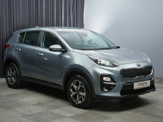 2020 Kia Sportage IV Рестайлинг, серебристый, 1997000 рублей, вид 3
