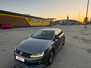 2017 Volkswagen Jetta VI Рестайлинг, серый, 1650000 рублей, вид 1