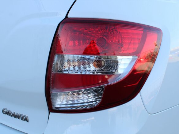 2018 Lada (ВАЗ) Granta I, белый, 480000 рублей - вид 20