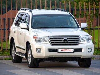2013 Toyota Land Cruiser 200 Series Рестайлинг 1, белый, 3850000 рублей, вид 5