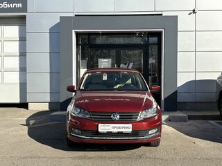 2015 Volkswagen Polo V, красный, 849000 рублей, вид 2