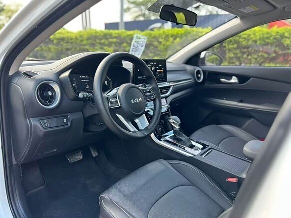 2021 Kia K3 II (China Market), белый - вид 4