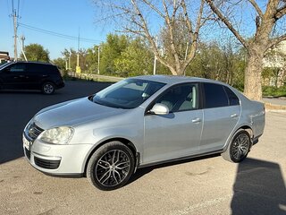 2007 Volkswagen Jetta V, серебристый, 700000 рублей, вид 1